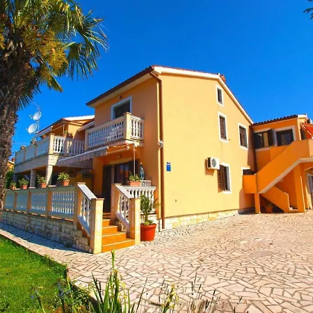 768 * Fažana