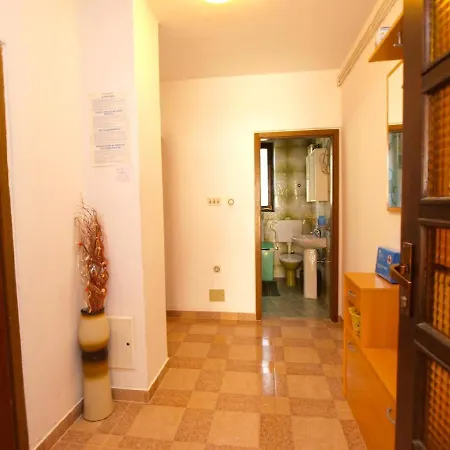 768 * Fažana